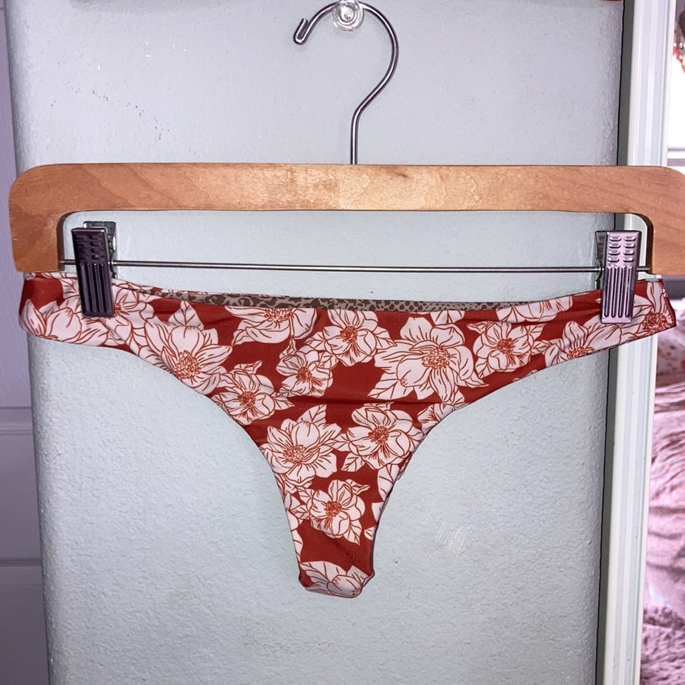 Acacia Magnolia Rust Set Both Sz L Thailand top & Ho’okipa bottom - Picture 7 of 9